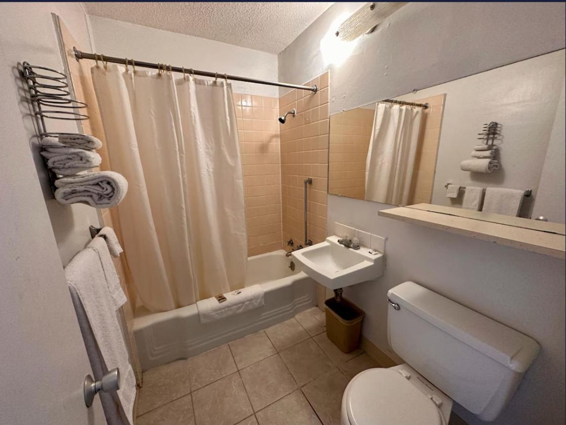 The Hastings Inn Salina Extérieur photo